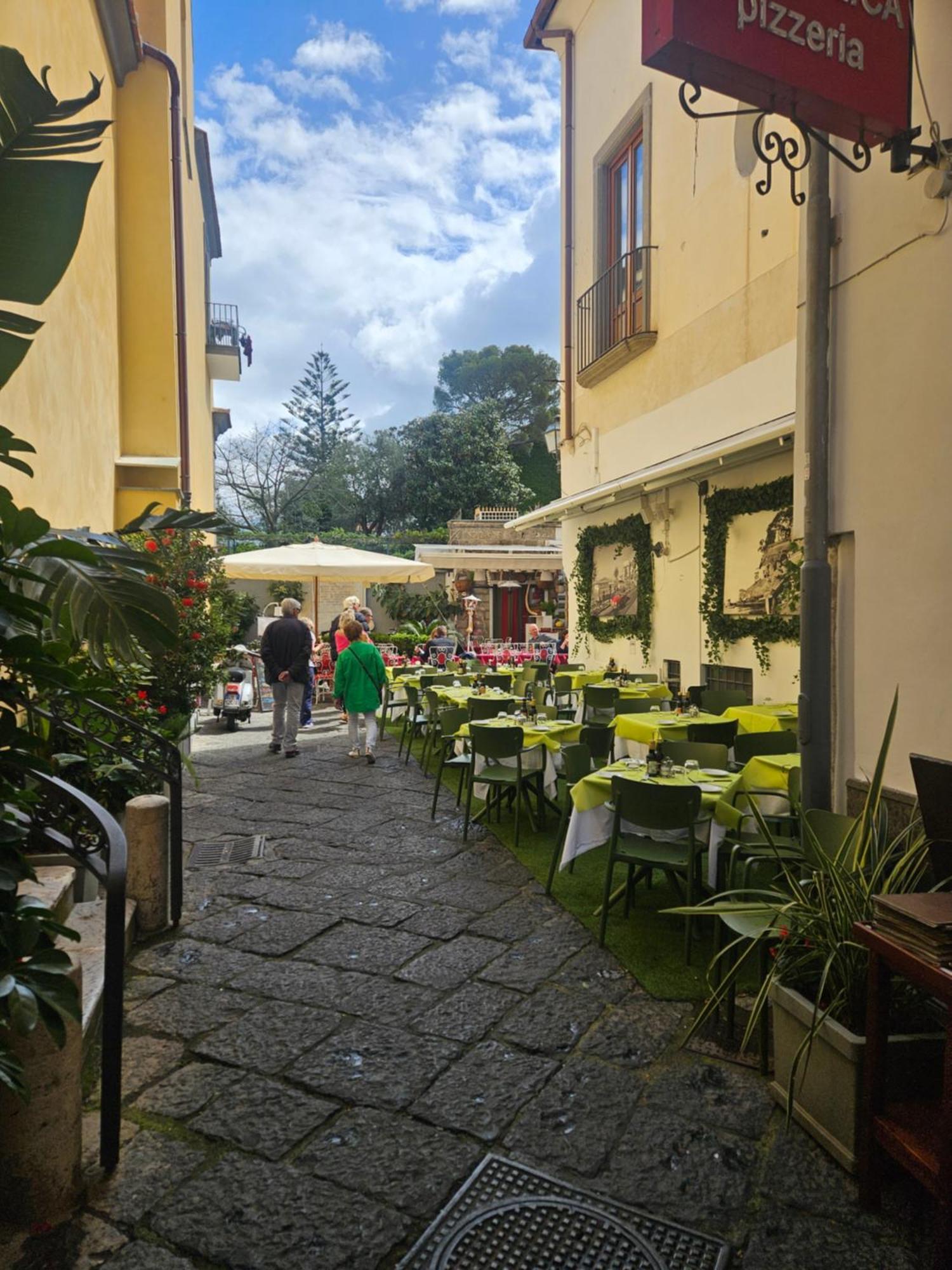 Casa Savoia Dream Apartment Naples Luaran gambar